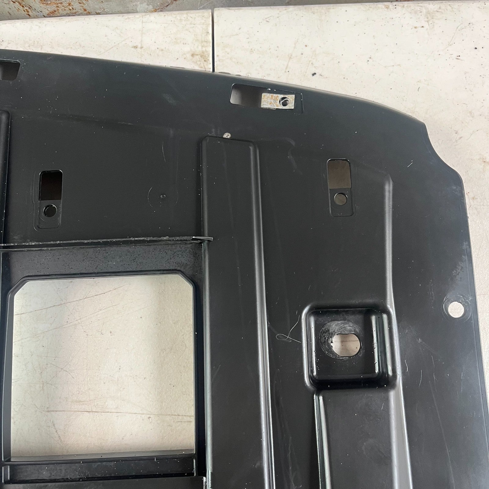 2016-2024 CHEVY CAMARO SS FRONT BUMPER UNDERBODY COVER PANEL BLACK 079365559 OEM