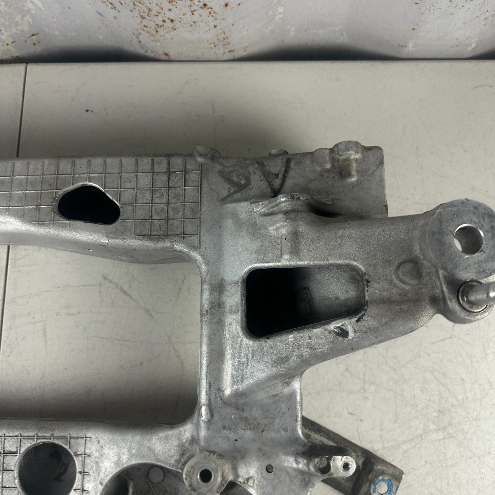 2014-2019 CORVETTE C7 FRONT ENGINE CRADLE SUSPENSION CROSSMEMBER 23314300 OEM