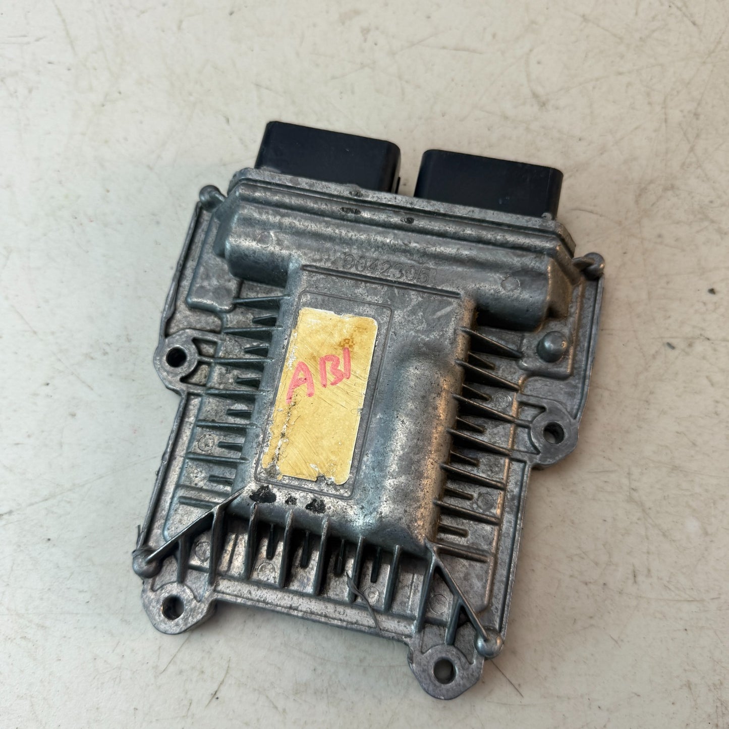 2014-2019 CHEVY CORVETTE C7 DIFFERENTIAL LOCK CONTROL MODULE UNIT 9042306 OEM